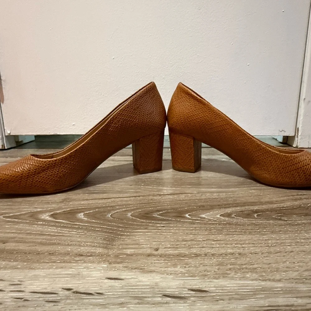 Like New Corso Como Brown Textured Heels - Picture 8 of 8